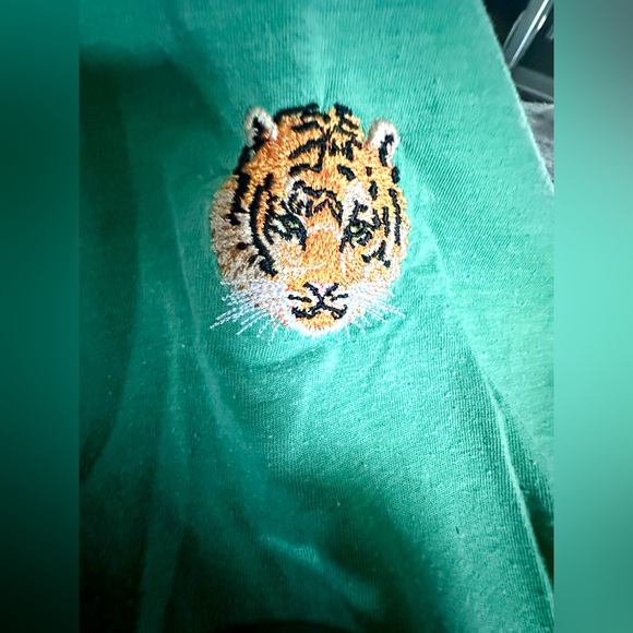 ‼️RARE‼️🎸AVIATOR NATION🎸🔥NWT🔥Cropped Embroidered Tiger Boyfriend Tee—S - Picture 8 of 15